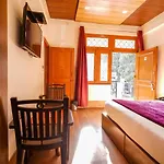 Hotel Woodland