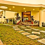 Goroomgo Luxury Palm Bhimtal - Luxury Room - Excellent Customer Service - Best Seller