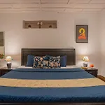 Stayvista At Edwinstowe House With Heater, Bonfire & Bbq Grill