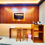 Hotel Gp Mall Road Nainital Near Naini Lake - A Luxury Room With Newly Decorated And Renovated Room - With Wifi - Room Service Available - Book Now