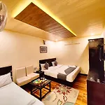 A Premium Hidden Chalet Hotel - Walking Distance From Naini Lake - A Luxury Boutique Stay In Nainital With Newly Decorated Room And Restaurat And Wi Fi - Wondfull Customer Service Awarded