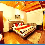 The Moon ! Premium - Parking & Lift Facilities -Hygiene And Spacious Room - A Top Rated Hotel In Nainital