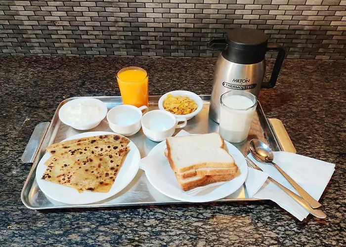Goroomgo Luxury Palm Bhimtal - Luxury Room - Excellent Customer Service - Best Seller