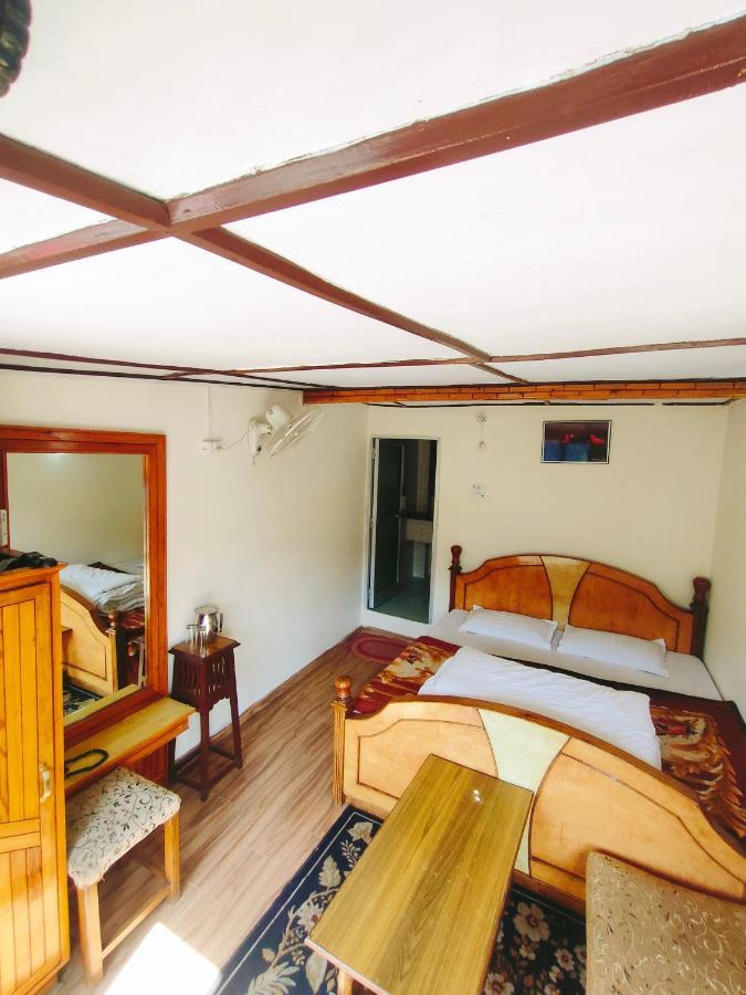 Elphinstone The Lake Side Hotel 3*