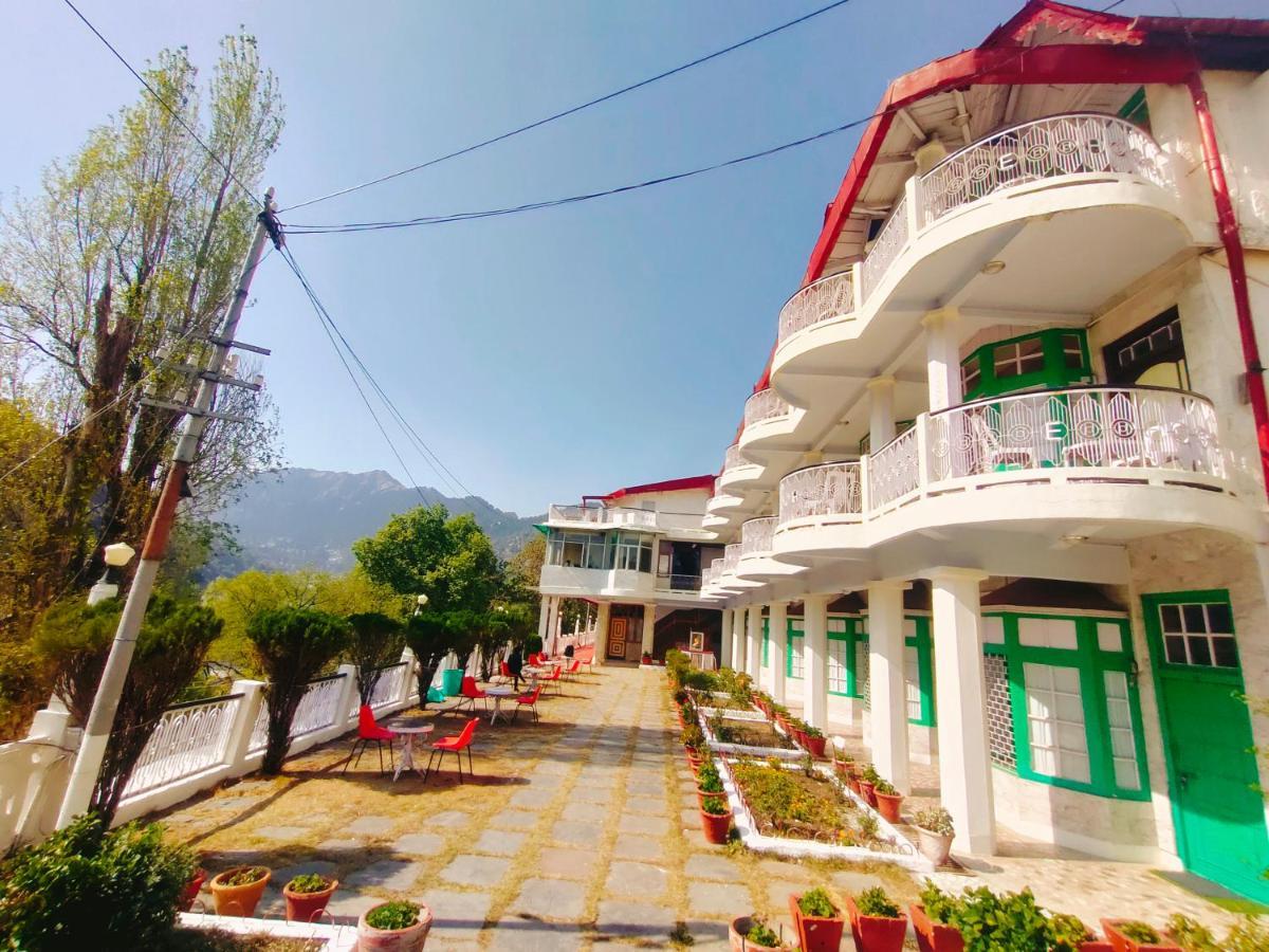 Elphinstone The Lake Side Hotel