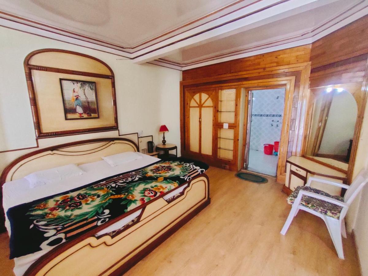 Hotel Elphinstone The Lake Side Nainital