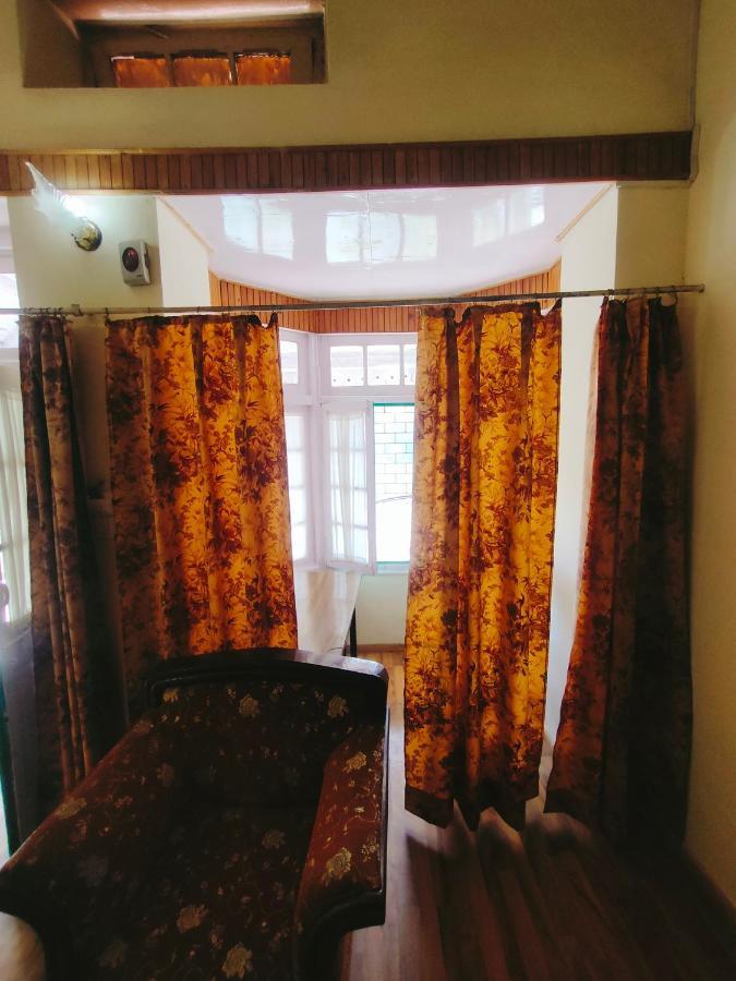 Hotel Elphinstone The Lake Side 3*