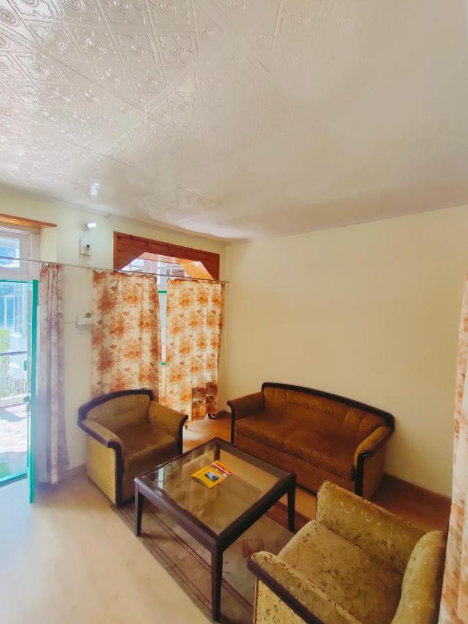 Hotel Elphinstone The Lake Side Nainital