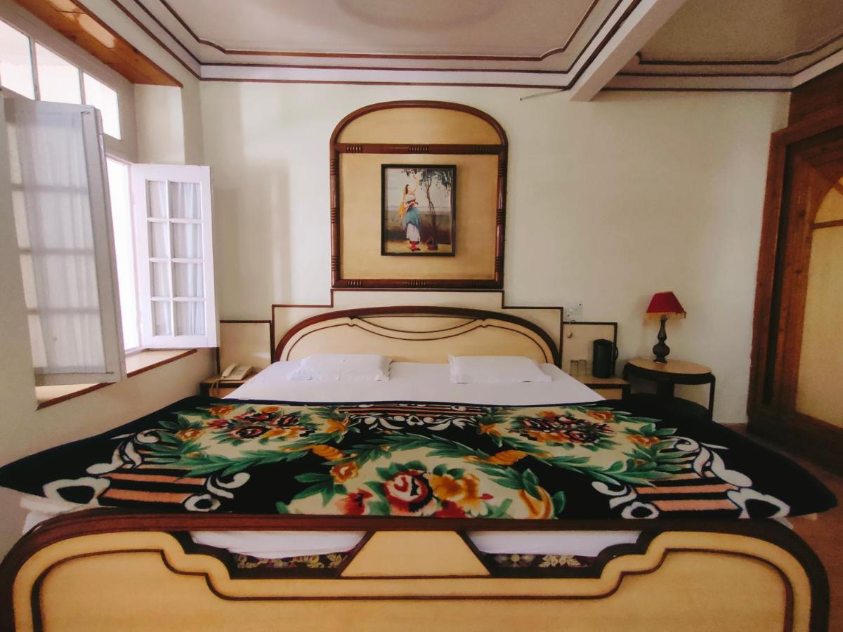 Hotel Elphinstone The Lake Side Nainital