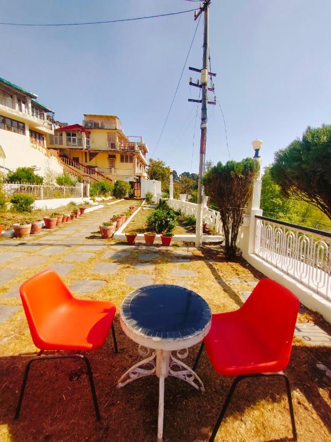 Elphinstone The Lake Side Hotel