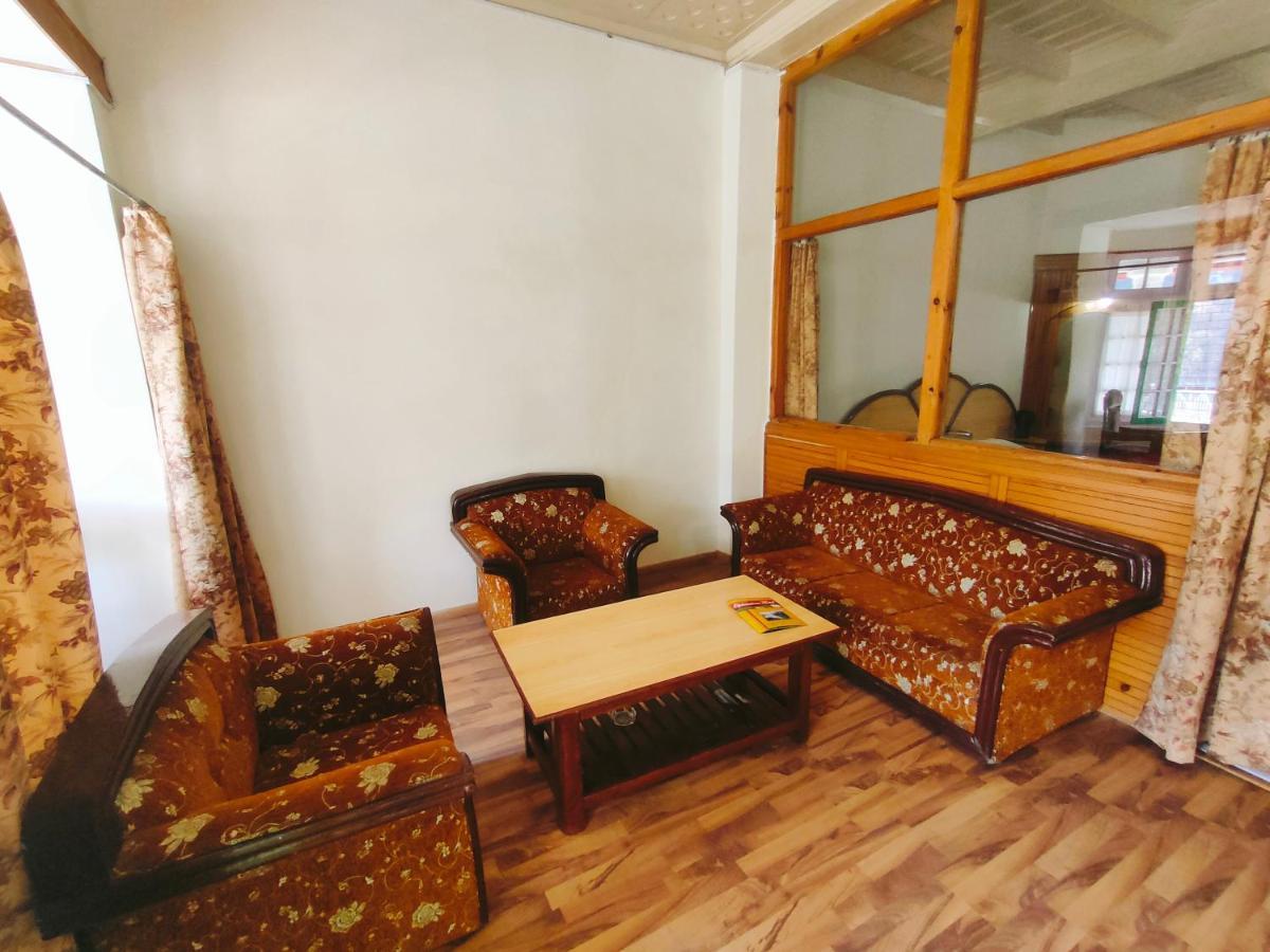 Hotel Elphinstone The Lake Side 3*