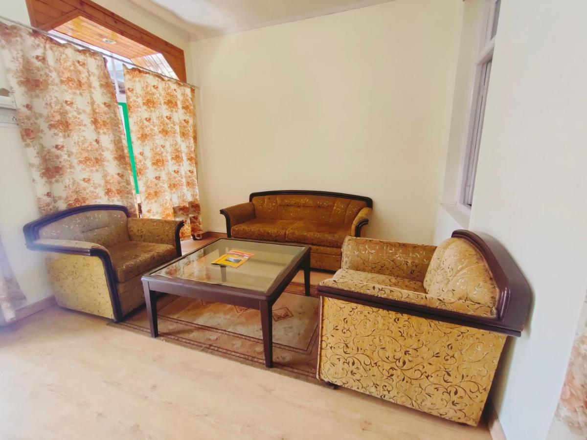 Elphinstone The Lake Side Hotel 3*