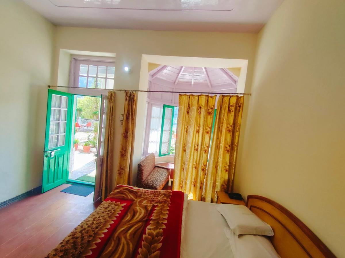 Hotel Elphinstone The Lake Side Nainital