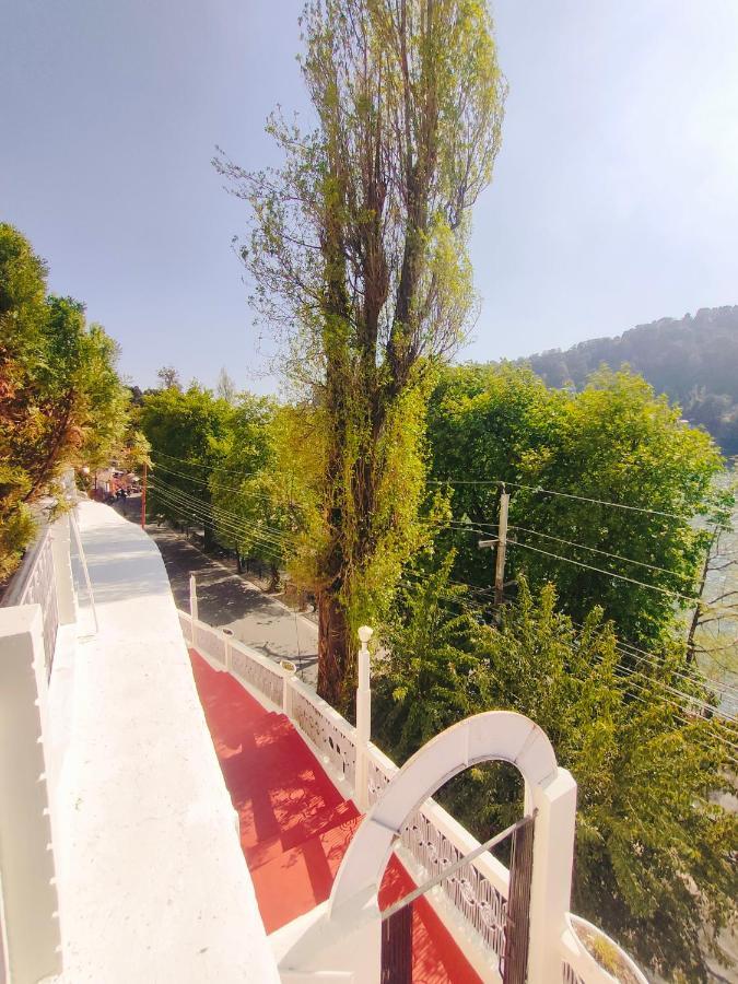 Hotel Elphinstone The Lake Side Nainital