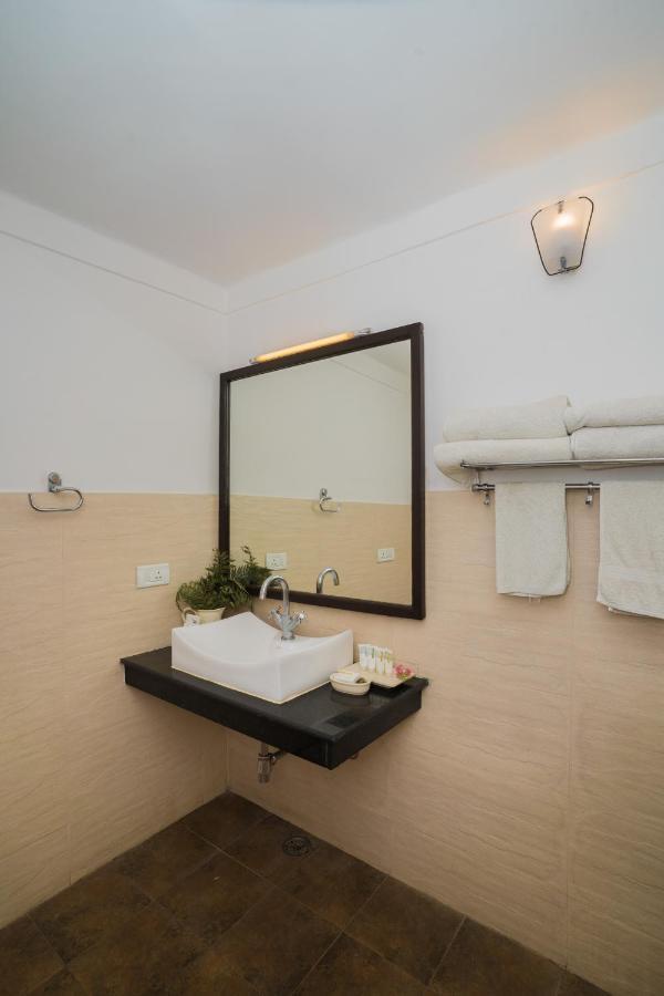 Bhikampur By Nine 4*