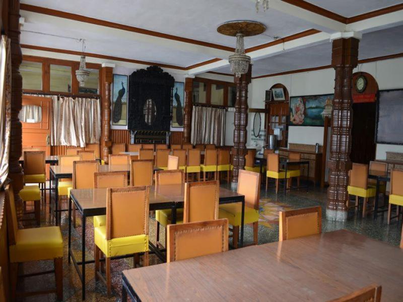Elphinstone The Lake Side Hotel Nainital