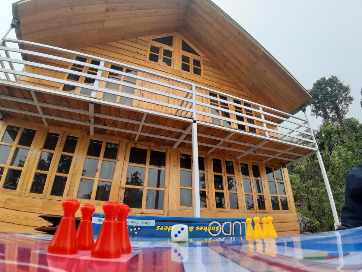 Chiraiyya Pangot Lodge Nainital