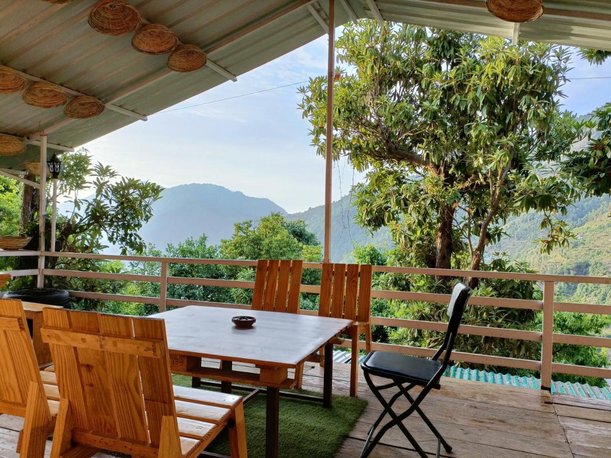 Chiraiyya Pangot * Nainital