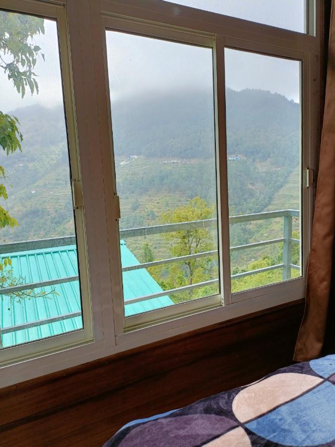 Chiraiyya Pangot * Nainital