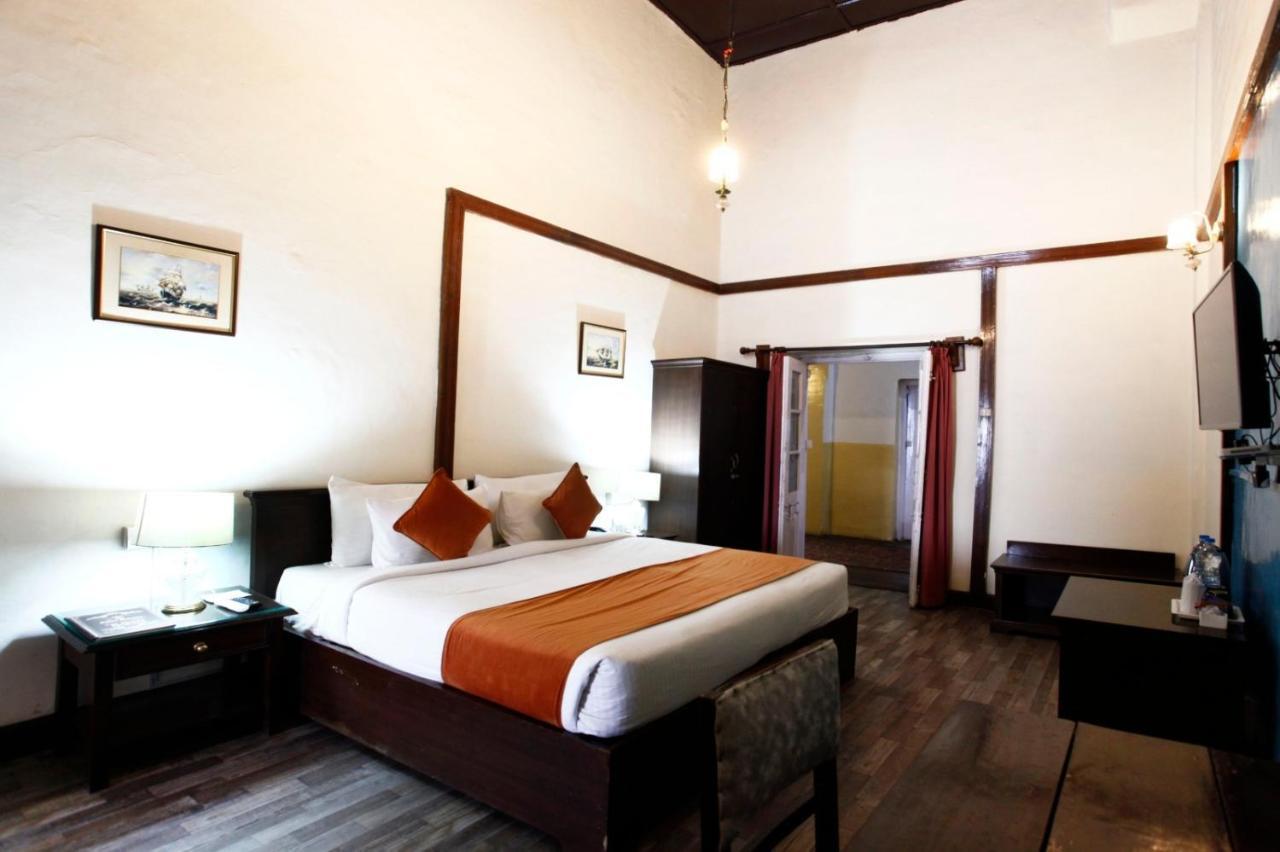 Hotel The Palace Belvedere Walkable Distance From Mall Road 4*