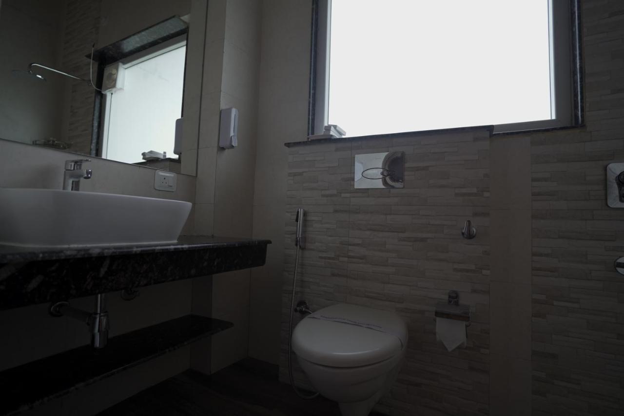 Hotel Nivedan And 5*