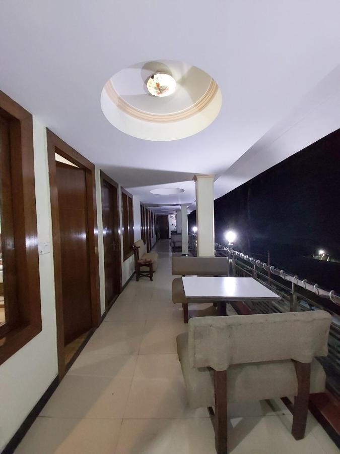 Hotel Goroomgo Moon Nainital
