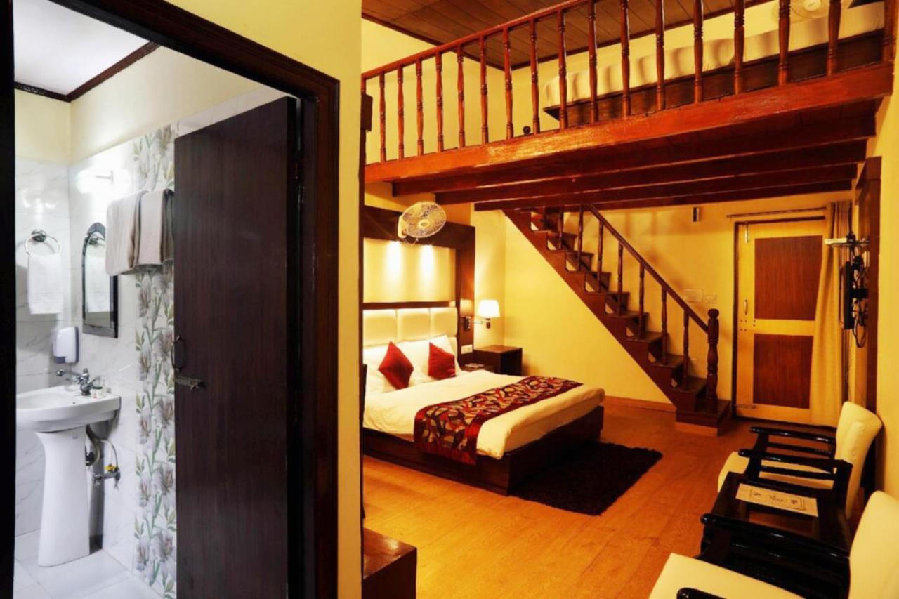 Hotel Goroomgo Moon Nainital