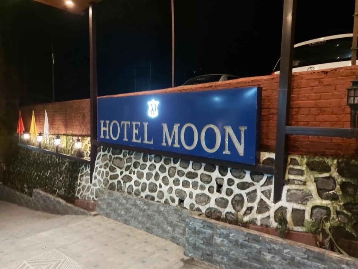 Goroomgo Moon Hotel 3*