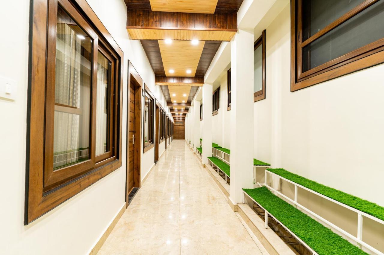Hotel Woodland *
