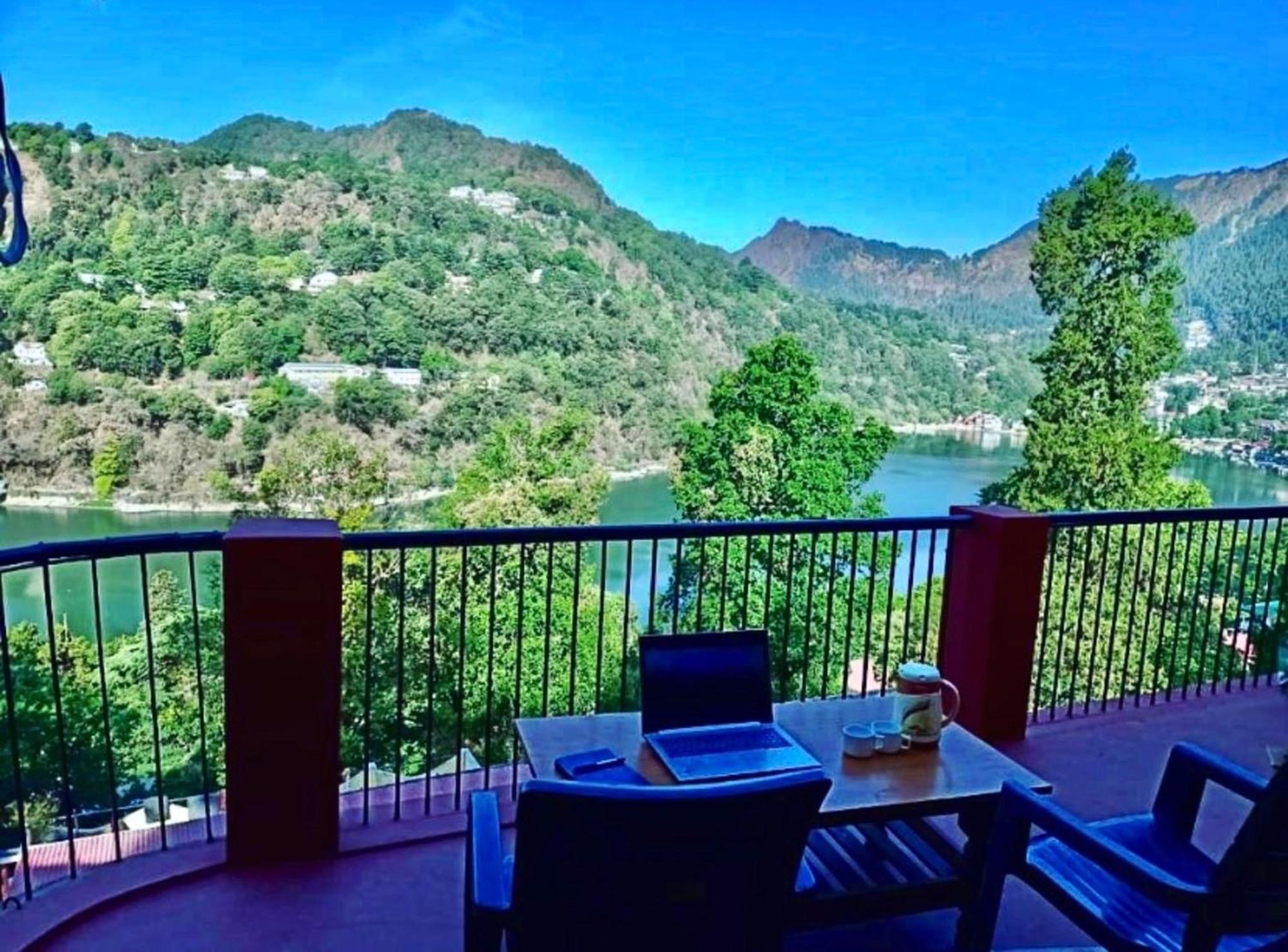 Bed & Breakfast Sukoon View By Boho