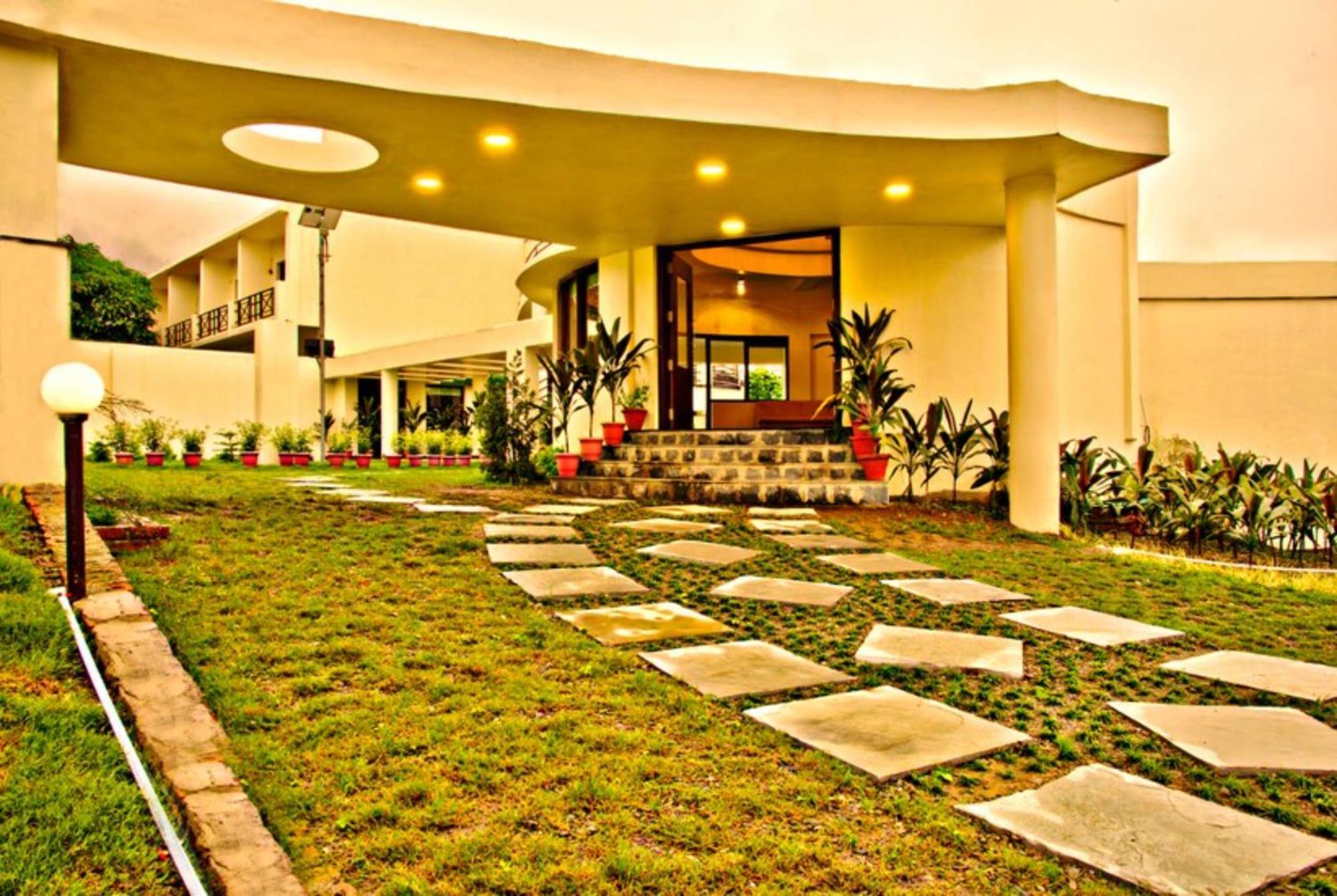 Goroomgo Luxury Palm Bhimtal - Luxury - Excellent Customer Service - Seller 3*