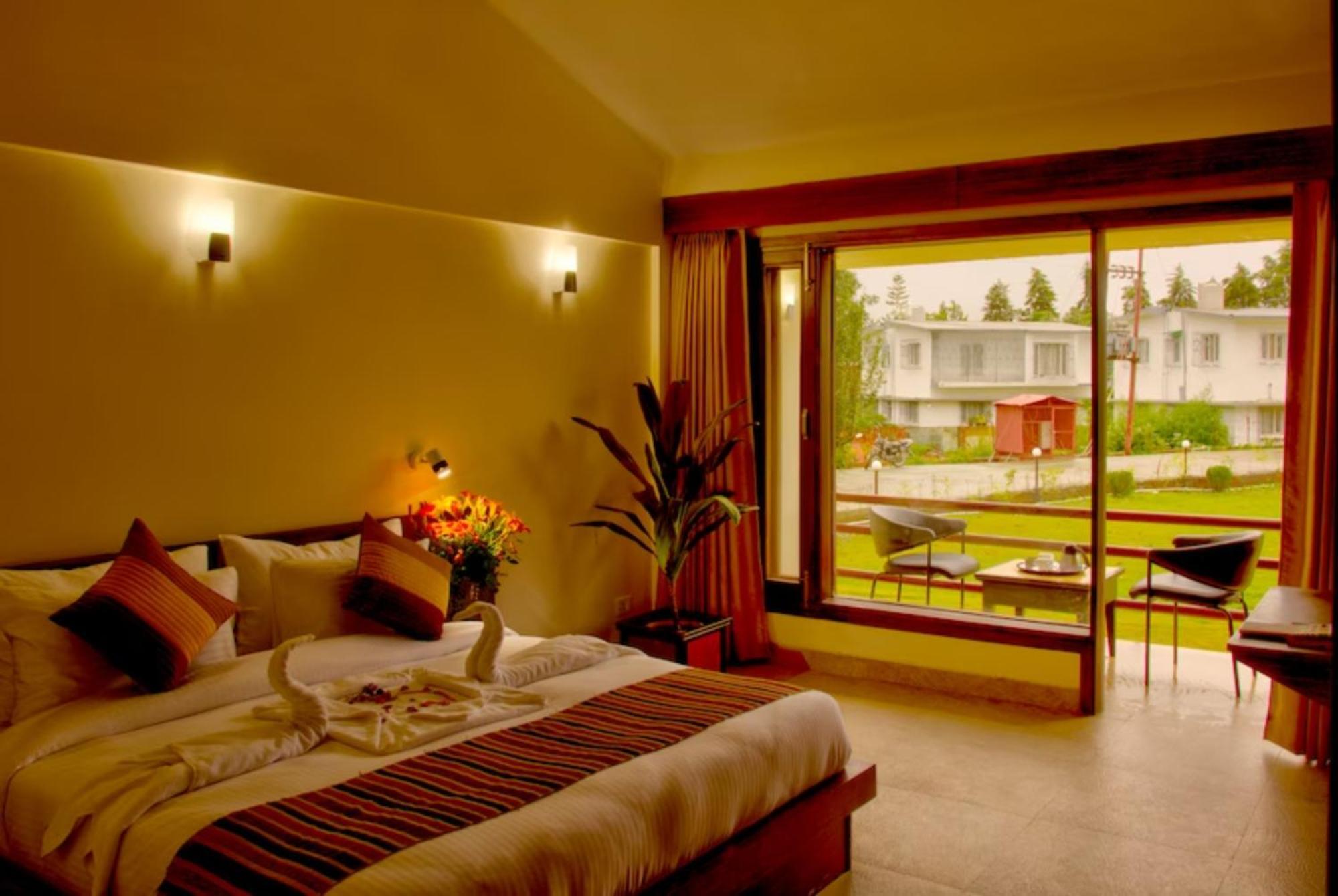 Hotel Goroomgo Luxury Palm Bhimtal - Luxury - Excellent Customer Service - Seller 3*