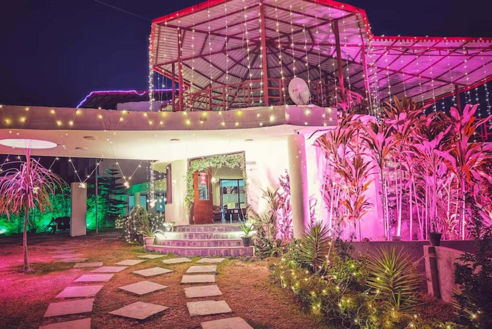 Hotel Goroomgo Luxury Palm Bhimtal - Luxury - Excellent Customer Service - Seller