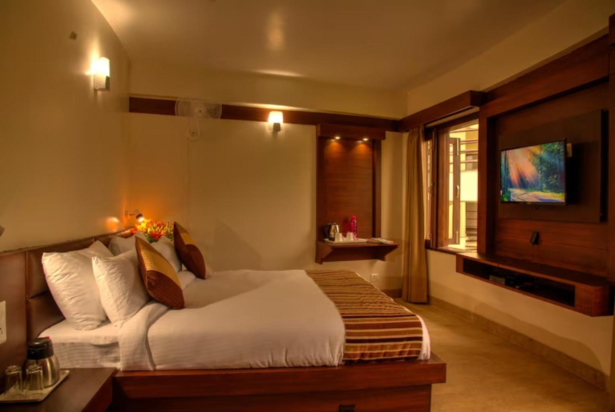 Goroomgo Luxury Palm Bhimtal - Luxury - Excellent Customer Service - Seller 3*