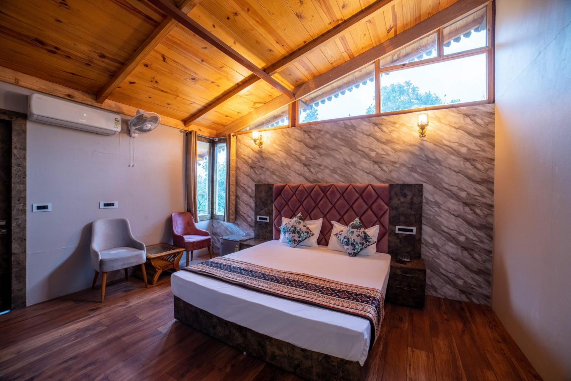Mudras Grove Resort, 3*