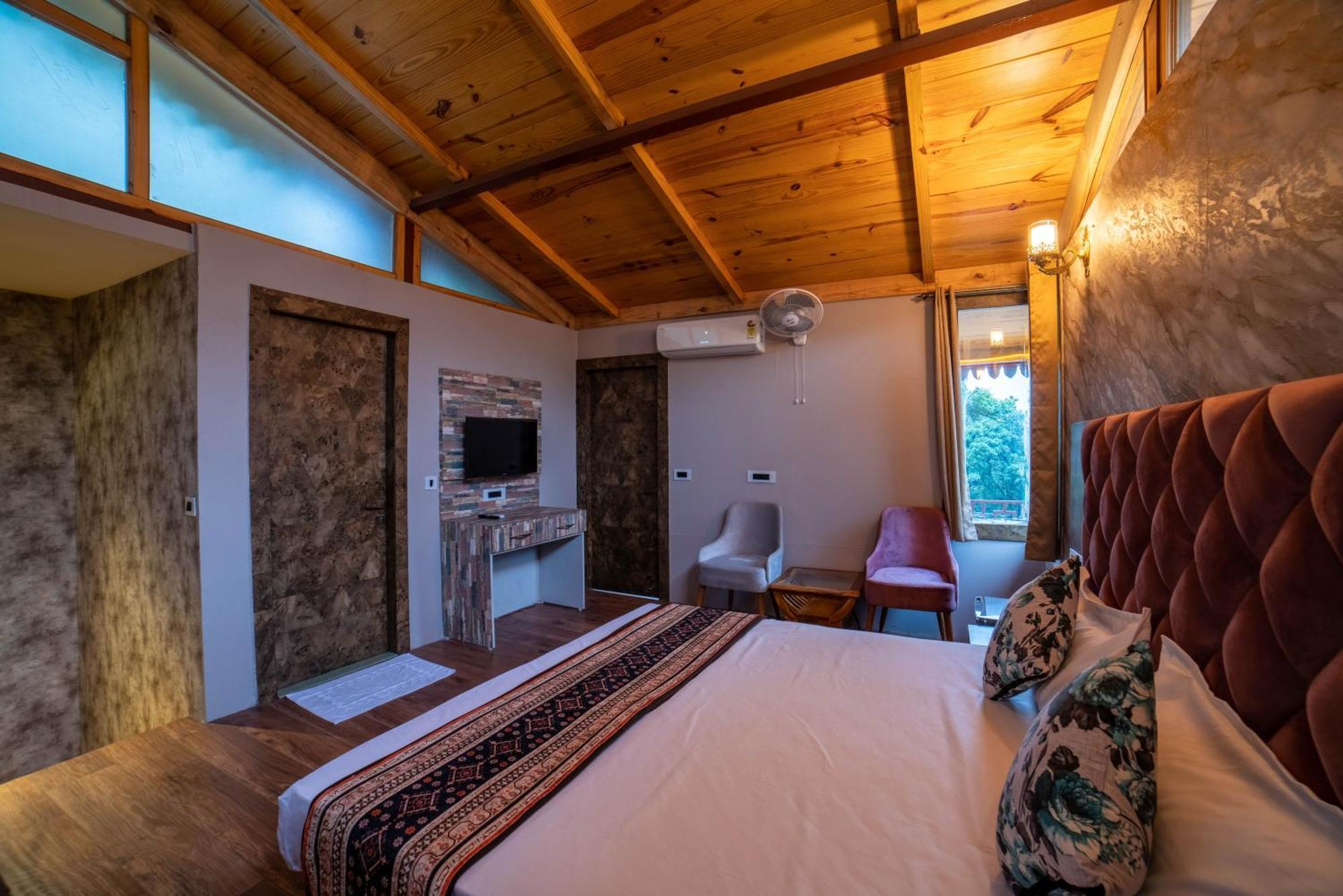Mudras Grove Resort, Resort 3*