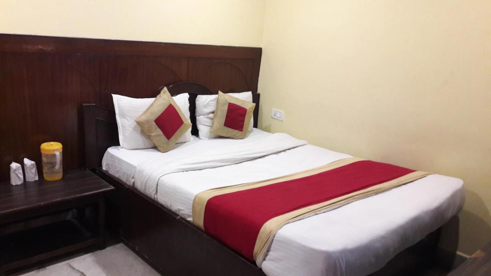 Hotel Flatties Mall Road Nainital-near Lake View Point Nainital