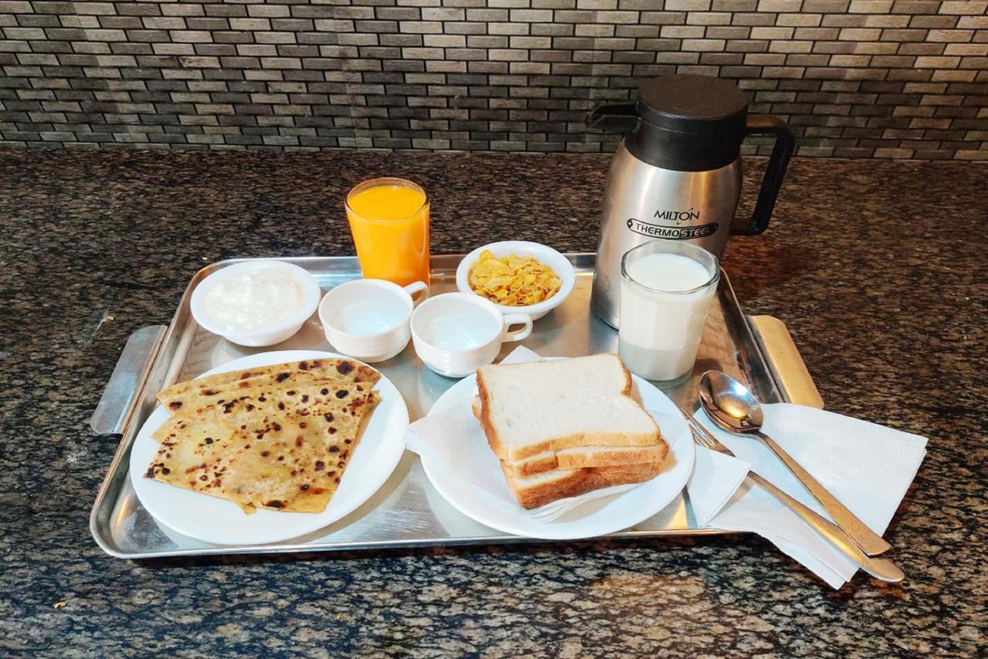 Hotel Goroomgo Luxury Palm Bhimtal - Luxury - Excellent Customer Service - Seller 3*