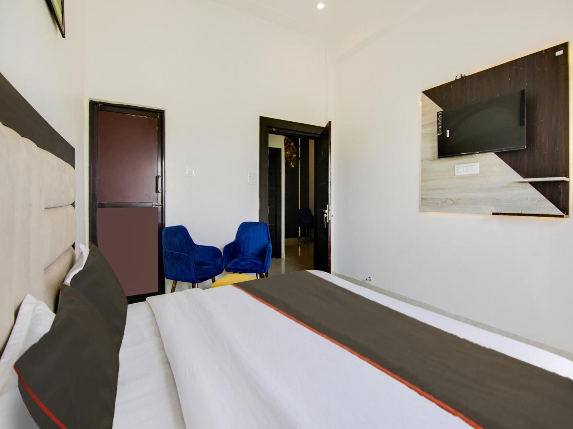 Hotel The Nines & Restro Nainital