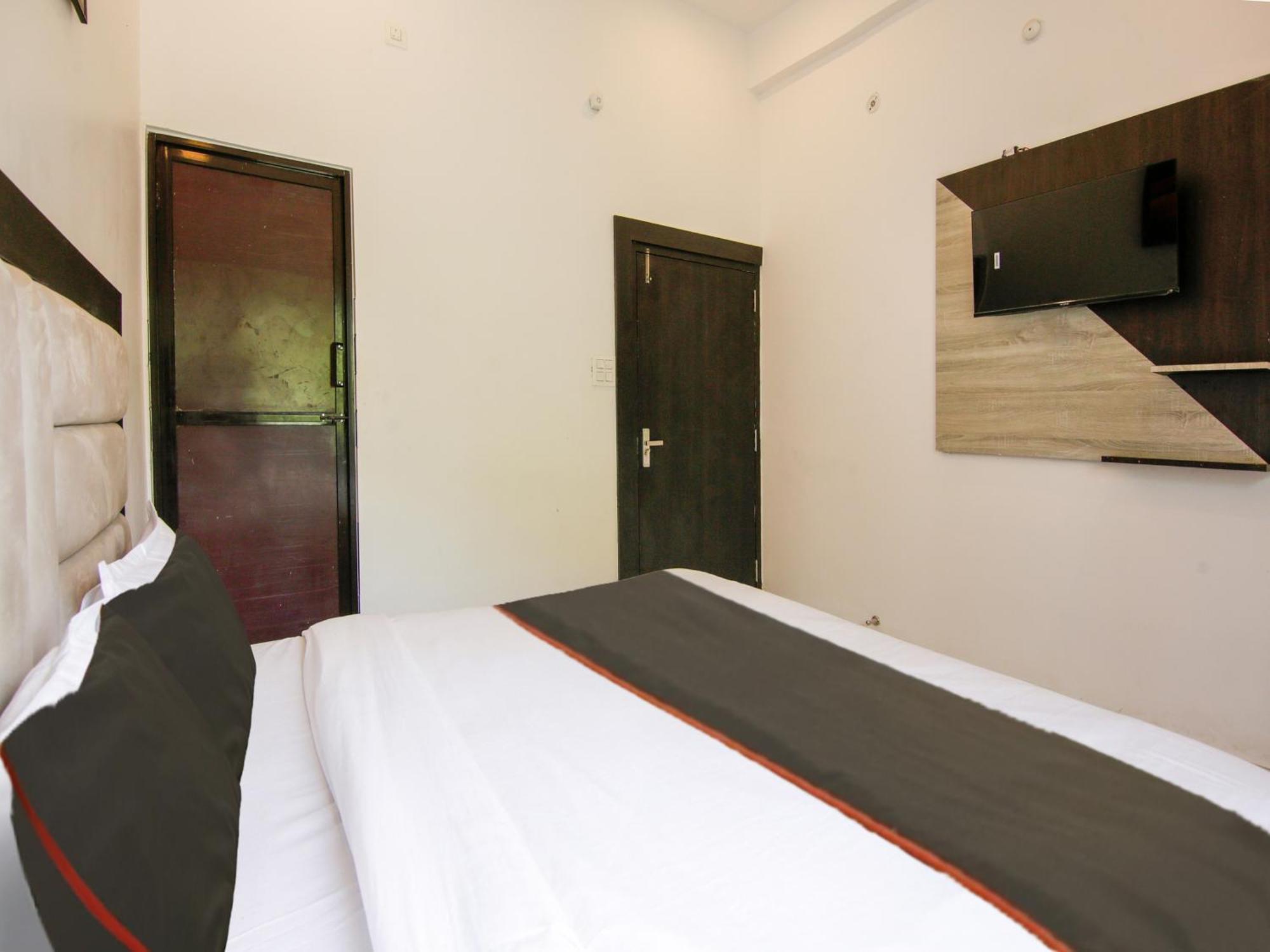 Hotel The Nines & Restro Nainital