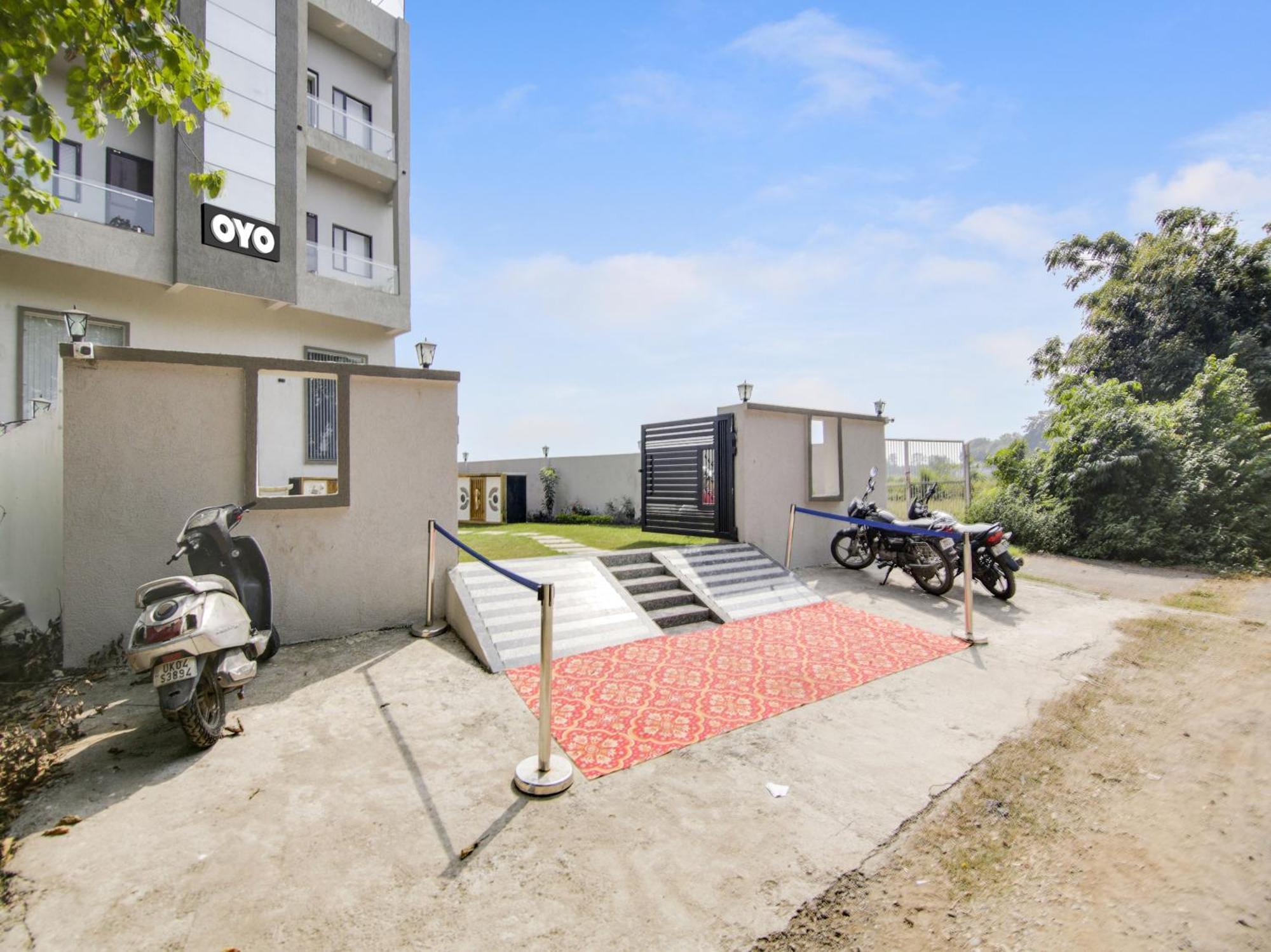 Hotel The Nines & Restro Nainital