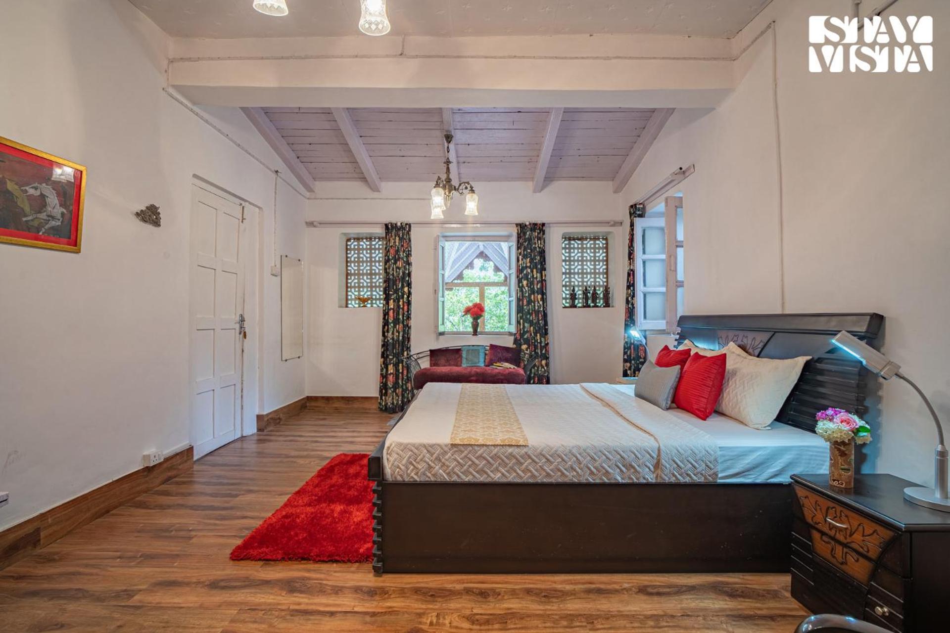 Villa Stayvista At Edwinstowe House With Heater, Bonfire & Bbq Grill *