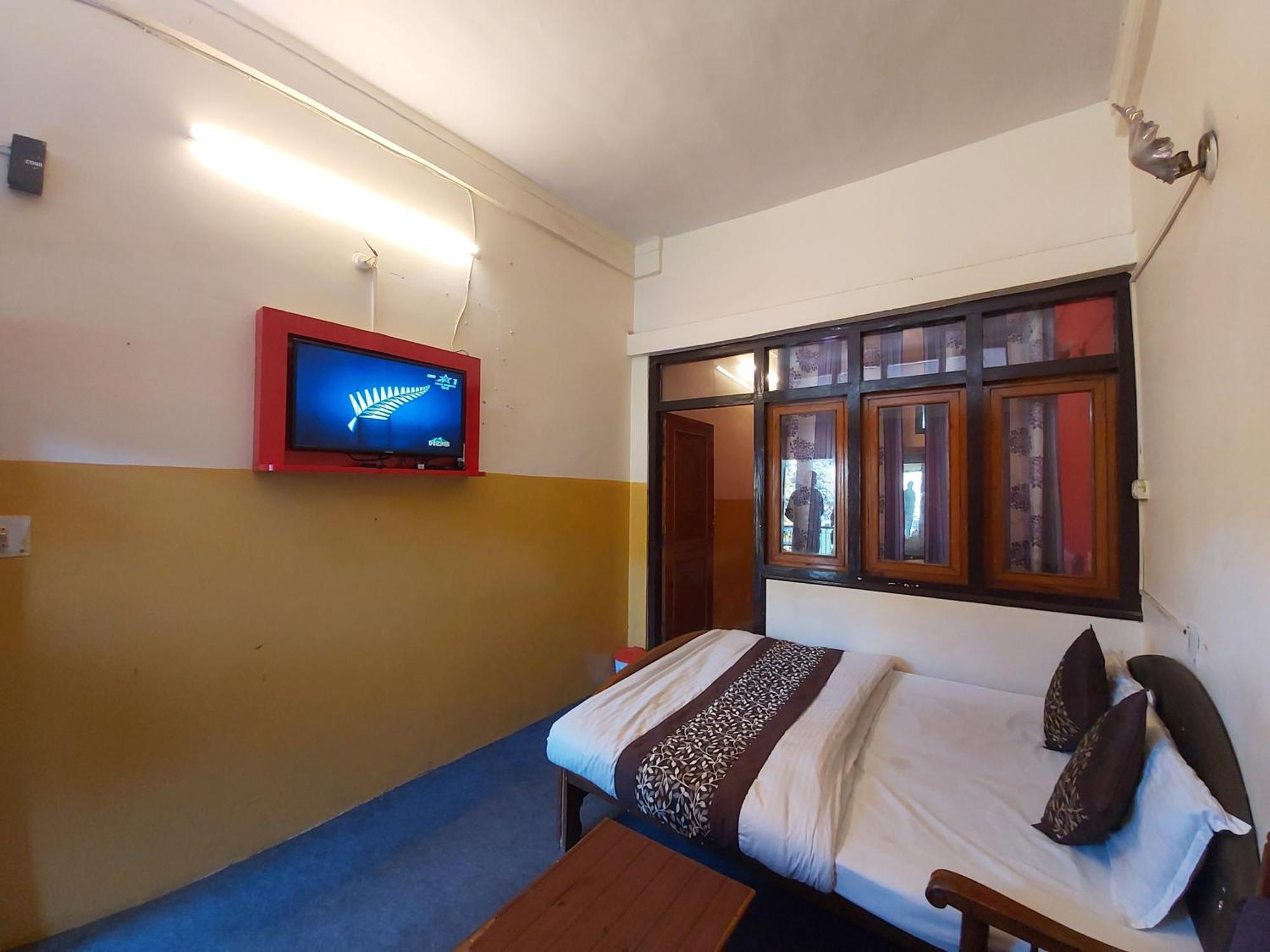 Hotel Lake View Mall Road