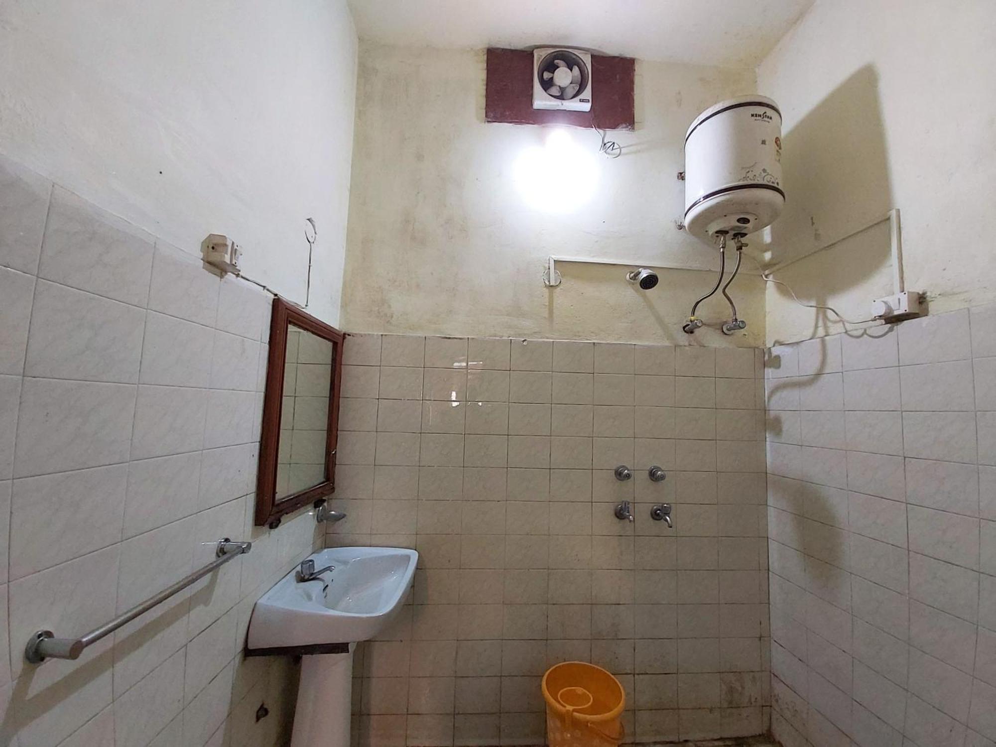 Hotel Lake View Mall Road 3*