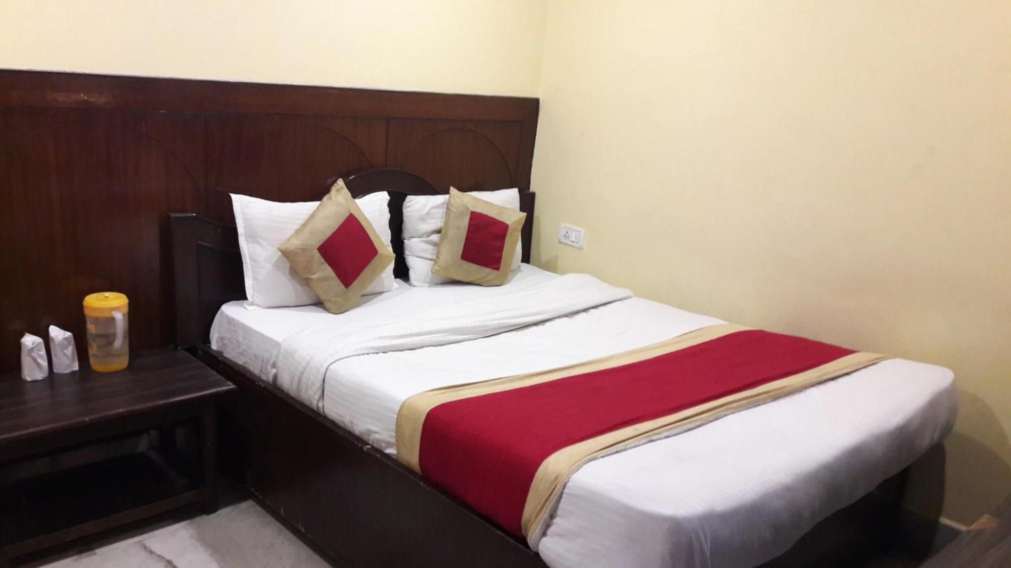 Nainital The Flat#Tiess Near Boat House Club And Naini Lake - Prime Location & Luxury Room - Excellent Customer Service Awarded Hotel 3*