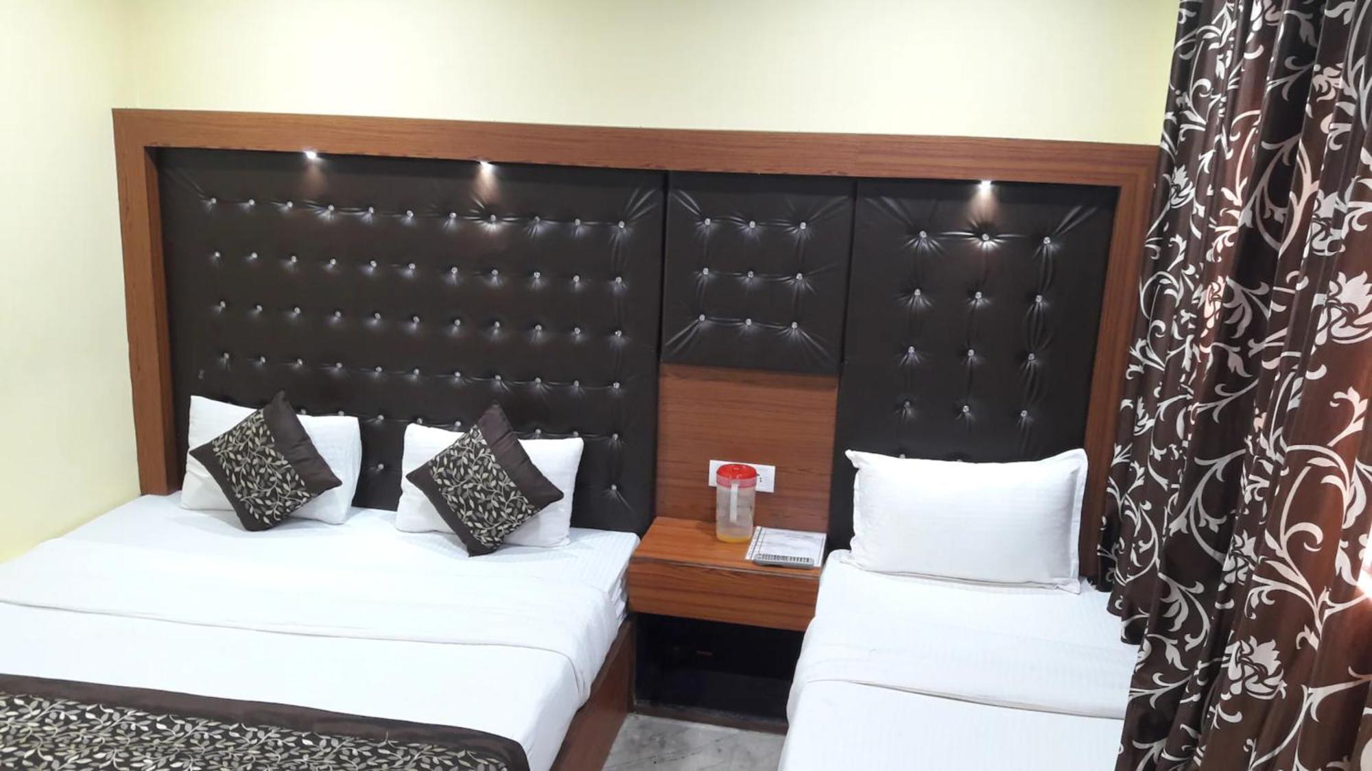 Hotel Nainital The Flat#Tiess Near Boat House Club And Naini Lake - Prime Location & Luxury Room - Excellent Customer Service Awarded 3*