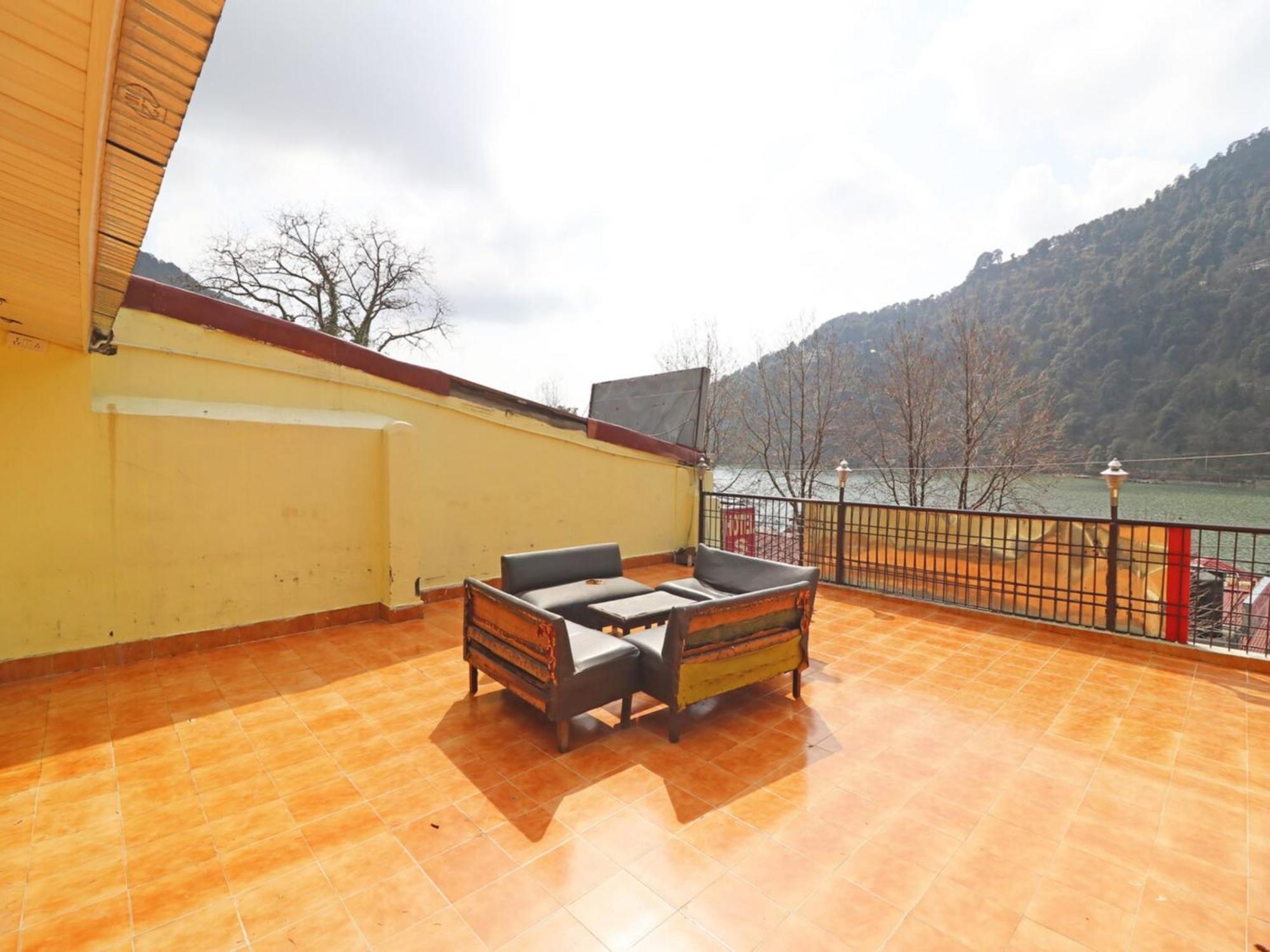 Nainital The Flat#Tiess Near Boat House Club And Naini Lake - Prime Location & Luxury Room - Excellent Customer Service Awarded Hotel Nainital