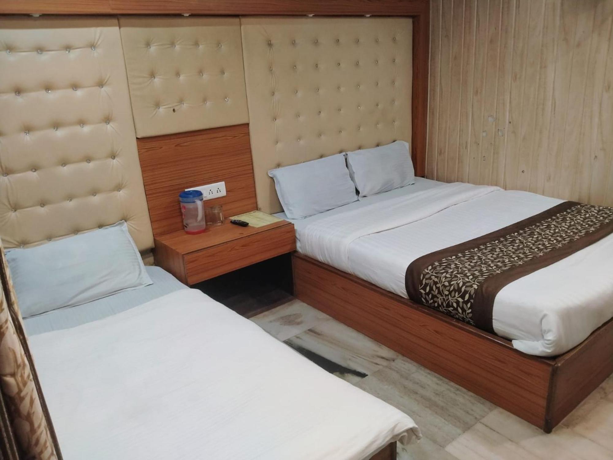 Nainital The Flat#Tiess Near Boat House Club And Naini Lake - Prime Location & Luxury Room - Excellent Customer Service Awarded Hotel 3*