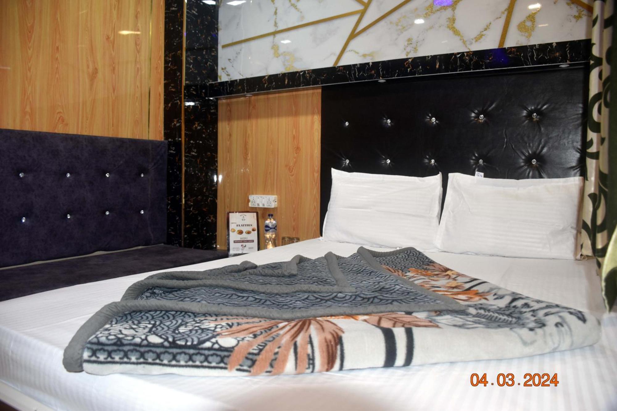 Nainital The Flat#Tiess Near Boat House Club And Naini Lake - Prime Location & Luxury Room - Excellent Customer Service Awarded 3* Nainital