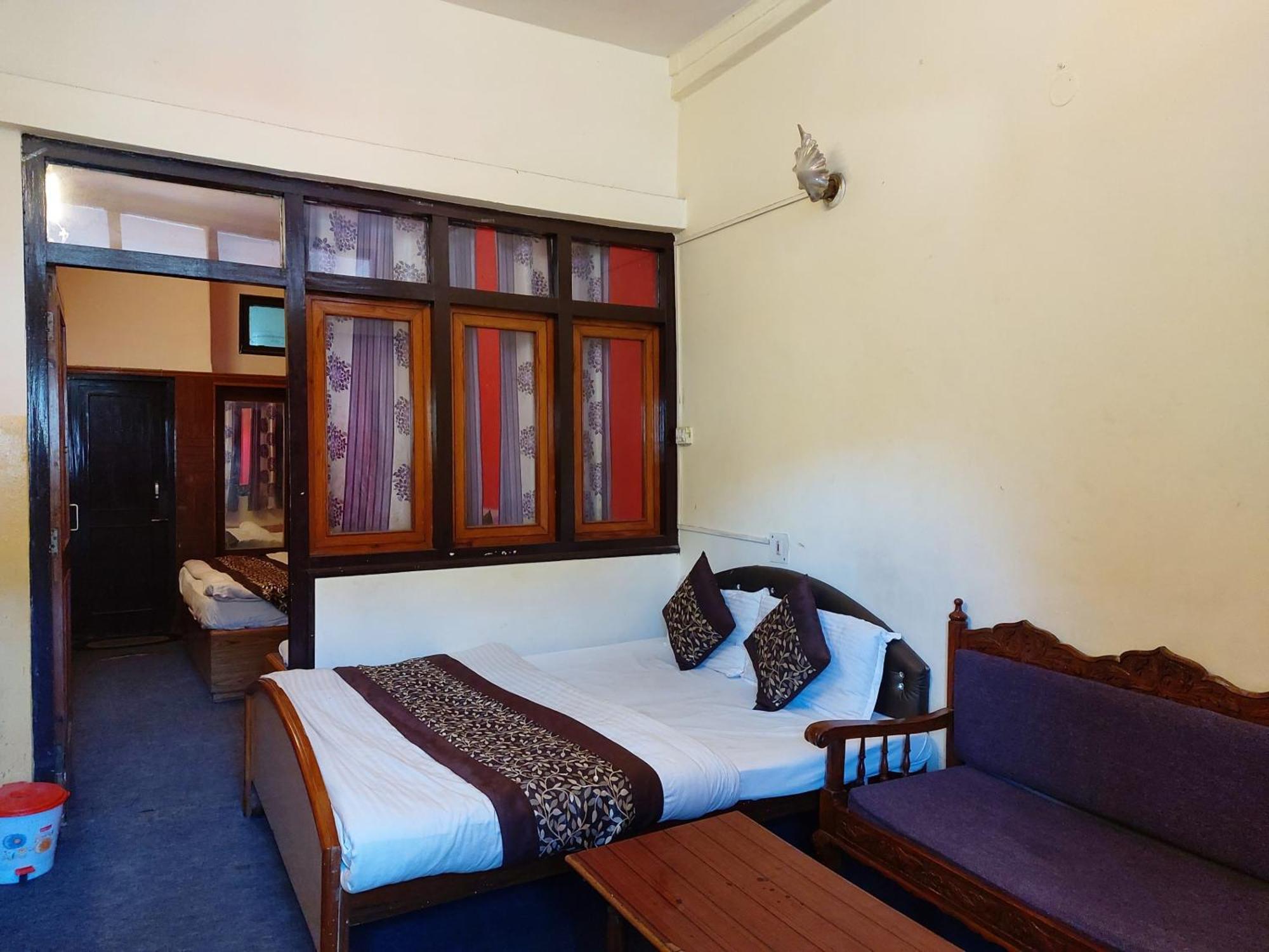 Hotel Lake View Mall Road Nainital